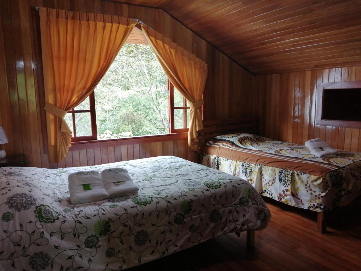 Illariy Tampu Ecoalbergue Oxapampa Extérieur photo